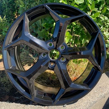 18" Ford ST2 Style Gloss Black