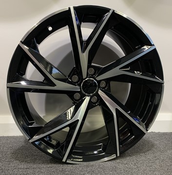 18" R8 Spider Style BMF